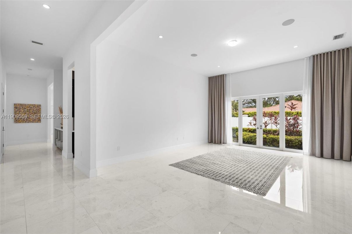 Empty room, Interior, Recessed Lighting