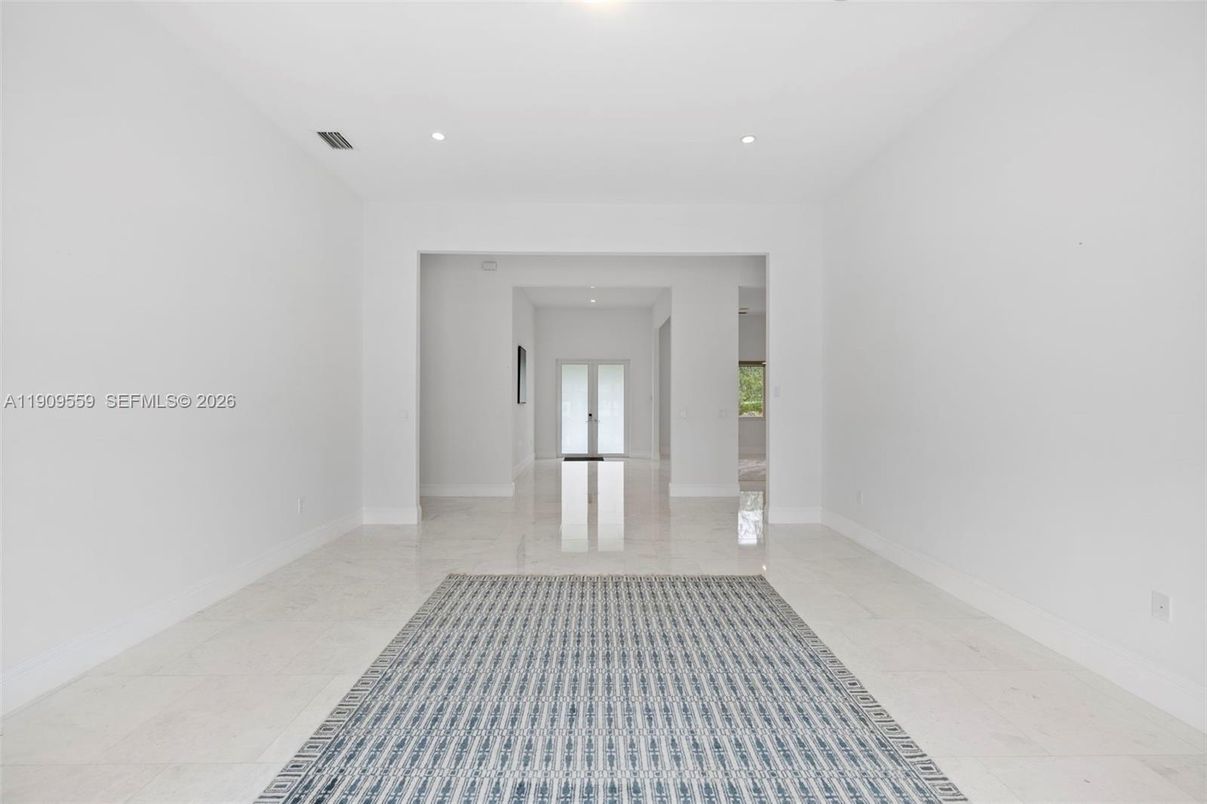 Empty room, Interior, Recessed Lighting