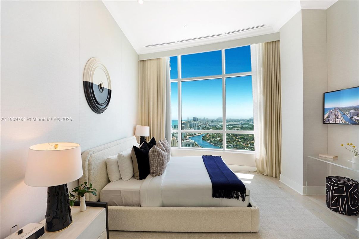 Bedroom, Interior, Recessed Lighting, Water