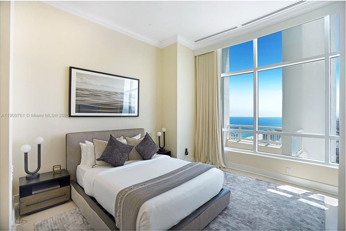 Bedroom, Interior, Water