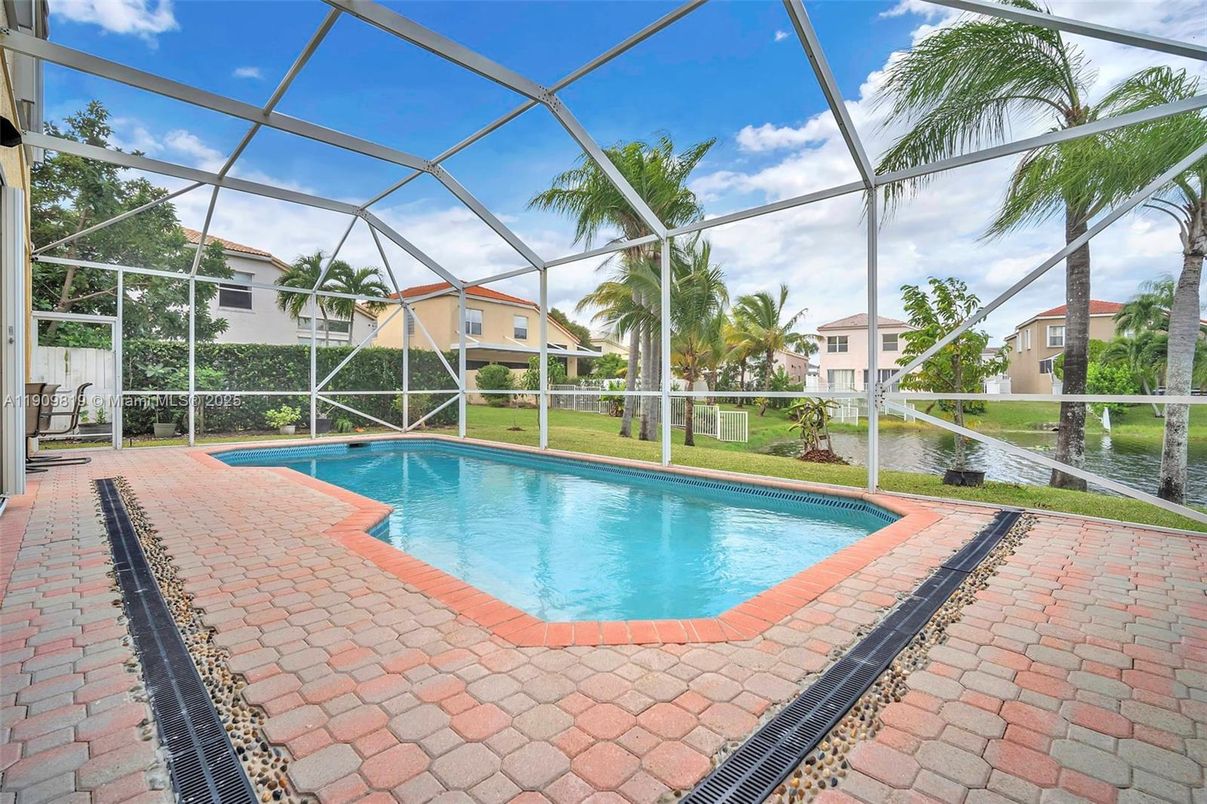 Glass Ceilings, Interior, Pool, Sun Room, Water