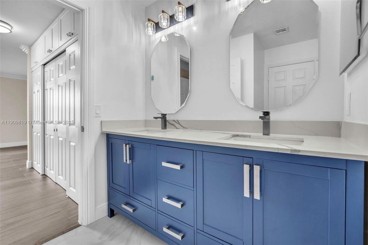 Bathroom, Dual Sink Vanities, Interior, Wood Texture Flooring