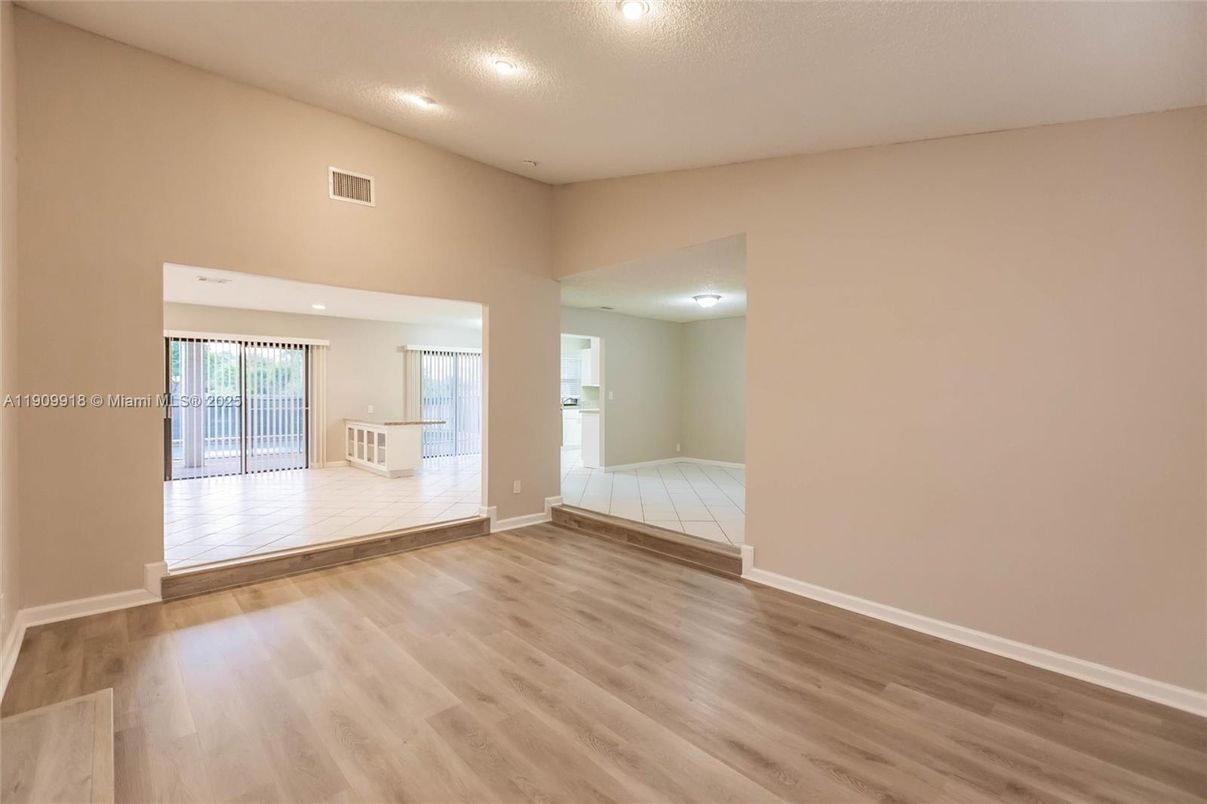 Empty room, Interior, Recessed Lighting, Wood Texture Flooring