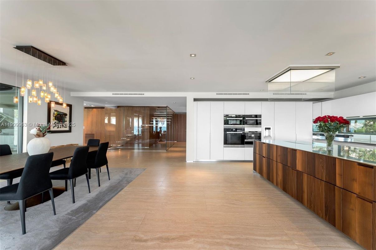 Dining room, Interior, Kitchen, Pendant Lights, Recessed Lighting, Stainless Steel Appliances