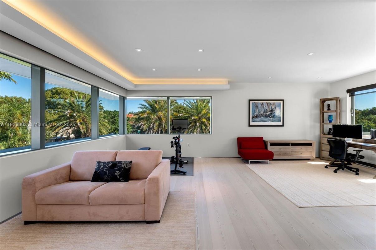 Fitness Equipment, Home Office, Interior, Recessed Lighting, Wood Texture Flooring