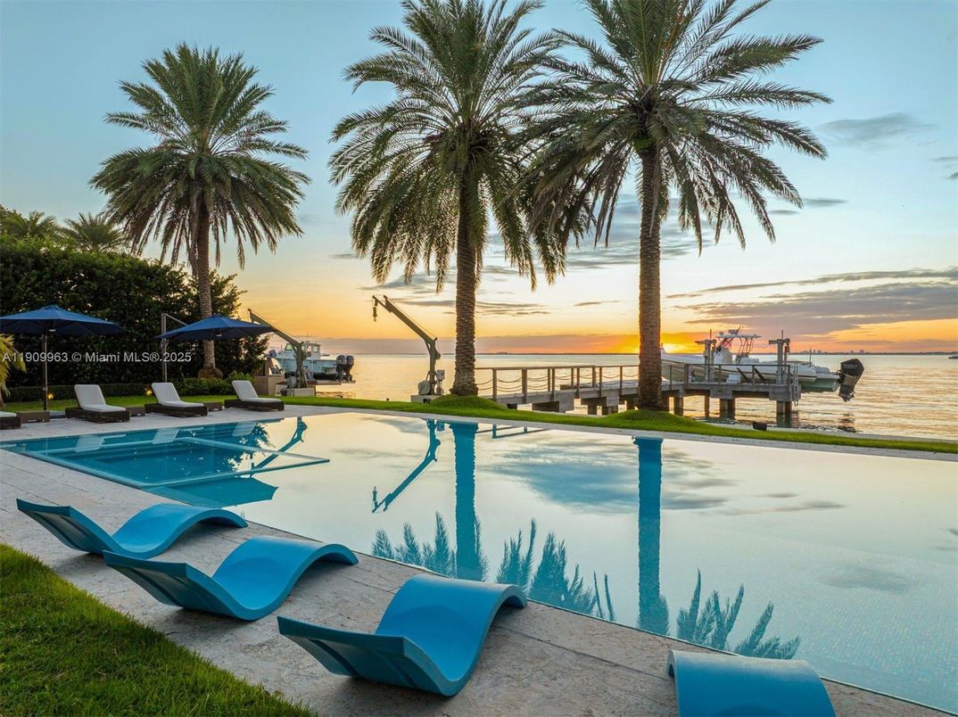 Exterior, Pool, Water