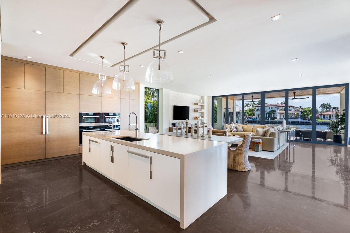 Interior, Kitchen, Living room, Pendant Lights, Recessed Lighting, Stainless Steel Appliances, Water