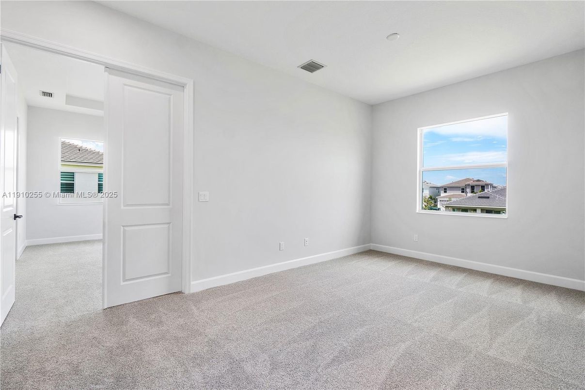 Empty room, Interior, Water