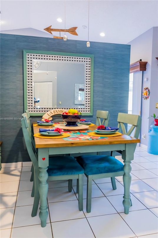 Dining room, Interior, Pendant Lights, Recessed Lighting
