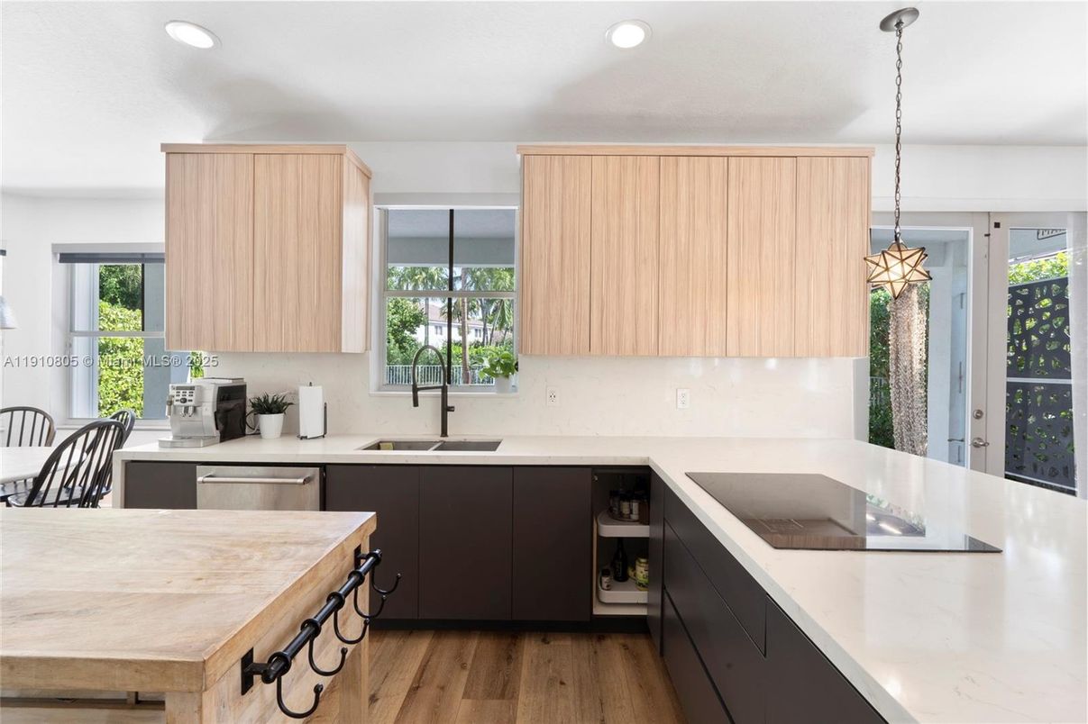 Interior, Kitchen, Pendant Lights, Recessed Lighting, Wood Texture Flooring