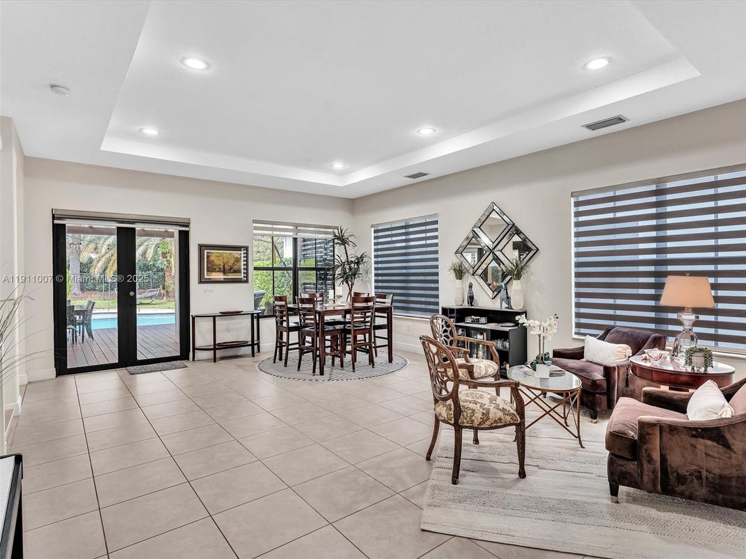 Dining room, Interior, Living room, Recessed Lighting