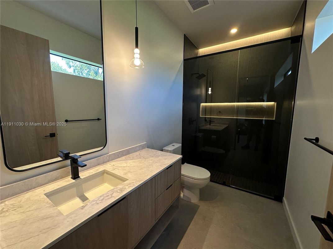 Bathroom, Glass Shower, Interior, Pendant Lights, Recessed Lighting