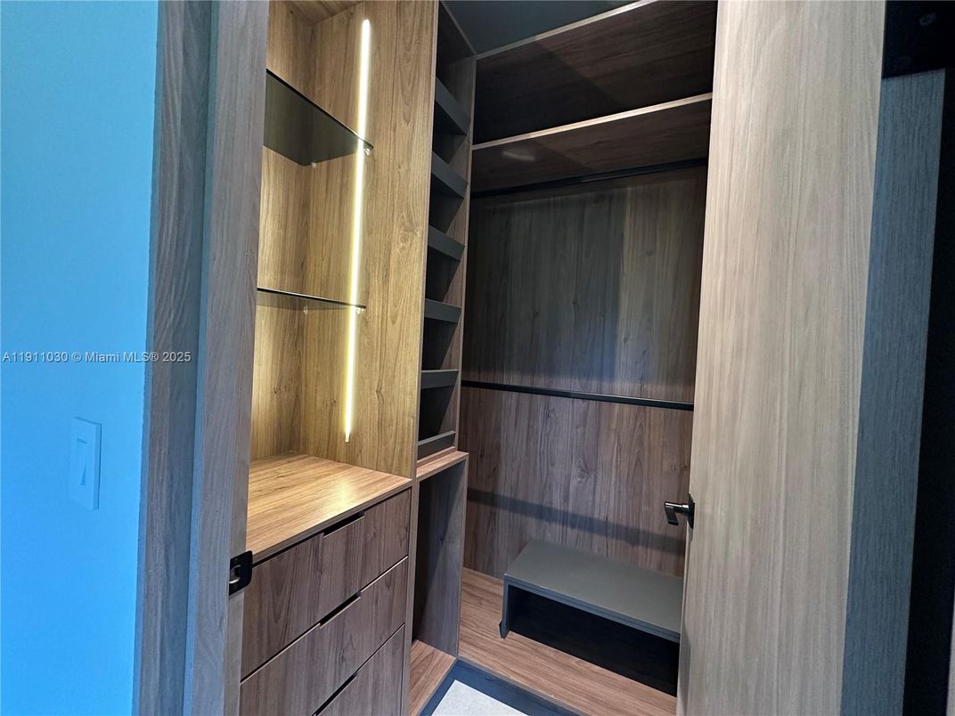 Interior, Walk-in Closets