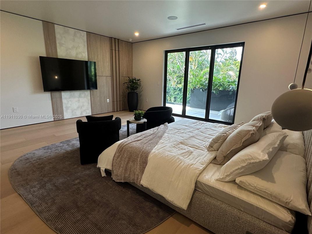 Bedroom, Interior, Pendant Lights, Recessed Lighting, Wood Texture Flooring