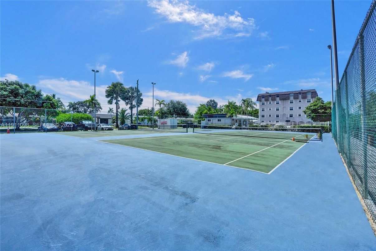 Exterior, Tennis Courts