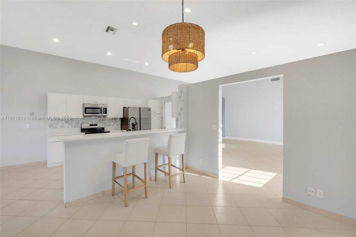 Chandelier, Interior, Kitchen, Recessed Lighting, Stainless Steel Appliances