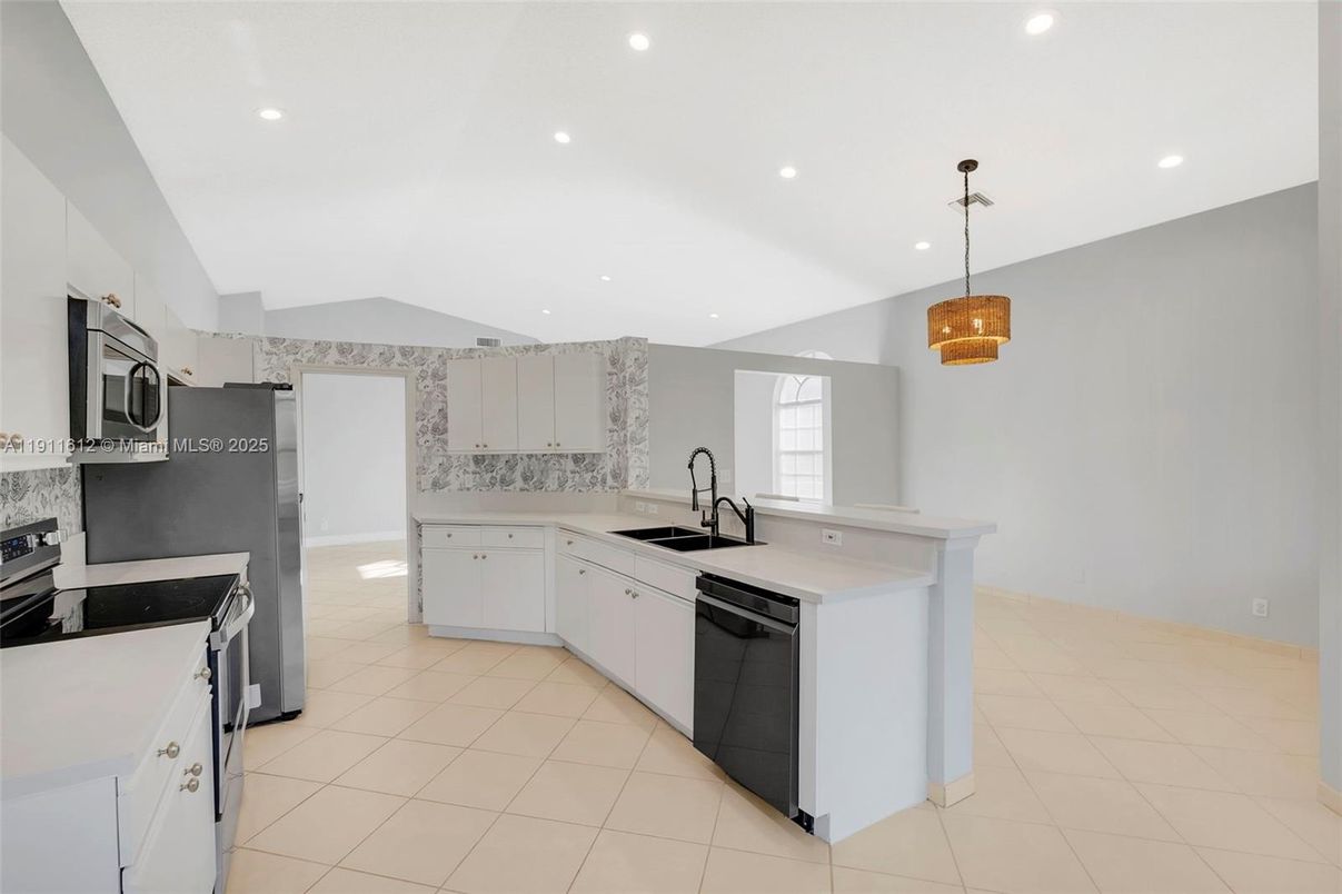 Interior, Kitchen, Pendant Lights, Recessed Lighting, Stainless Steel Appliances