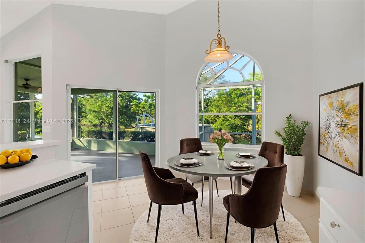 Dining room, Interior, Pendant Lights