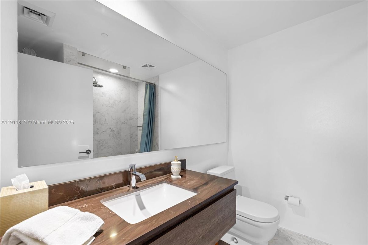 Bathroom, Interior, Marble, Recessed Lighting