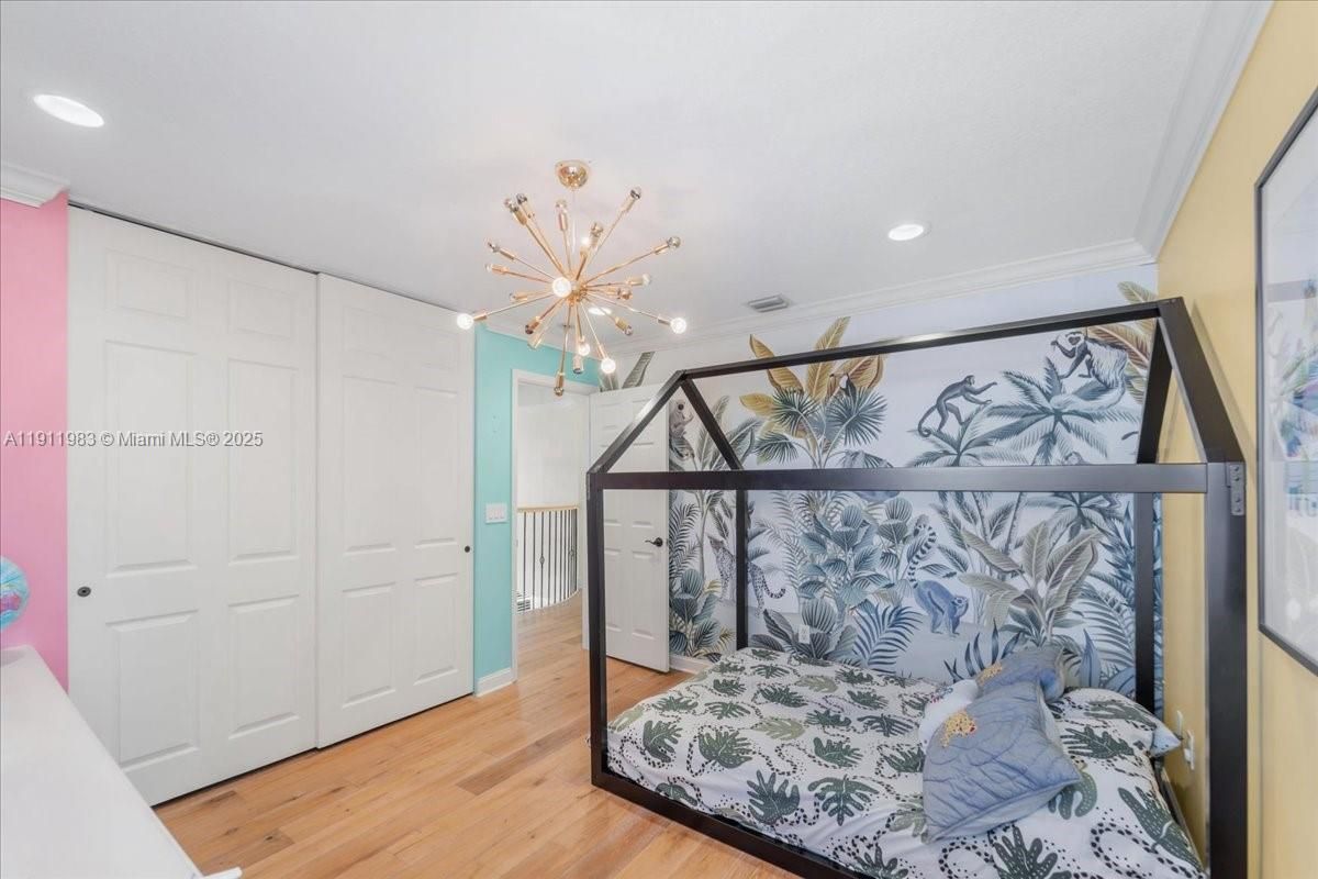 Interior, Pendant Lights, Recessed Lighting, Wood Texture Flooring