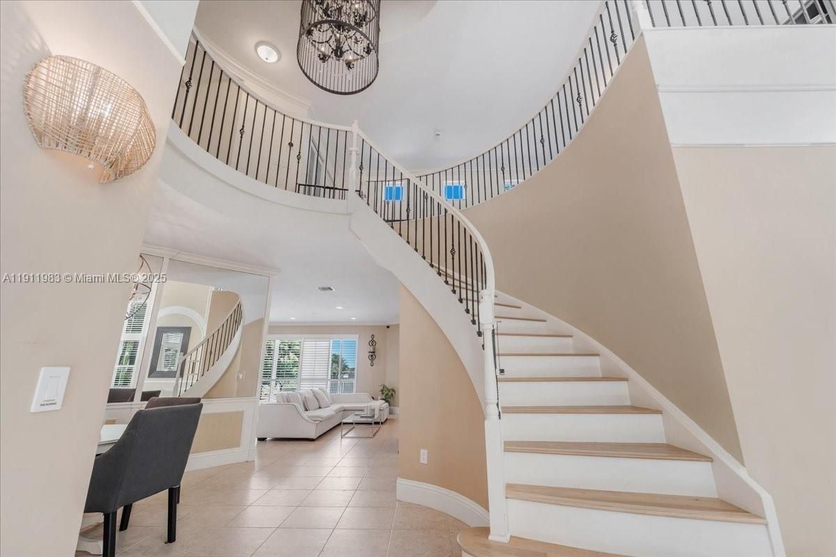 Dining room, Interior, Recessed Lighting
