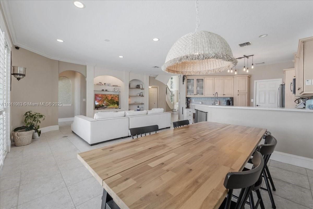 Dining room, Interior, Kitchen, Living room, Pendant Lights, Recessed Lighting