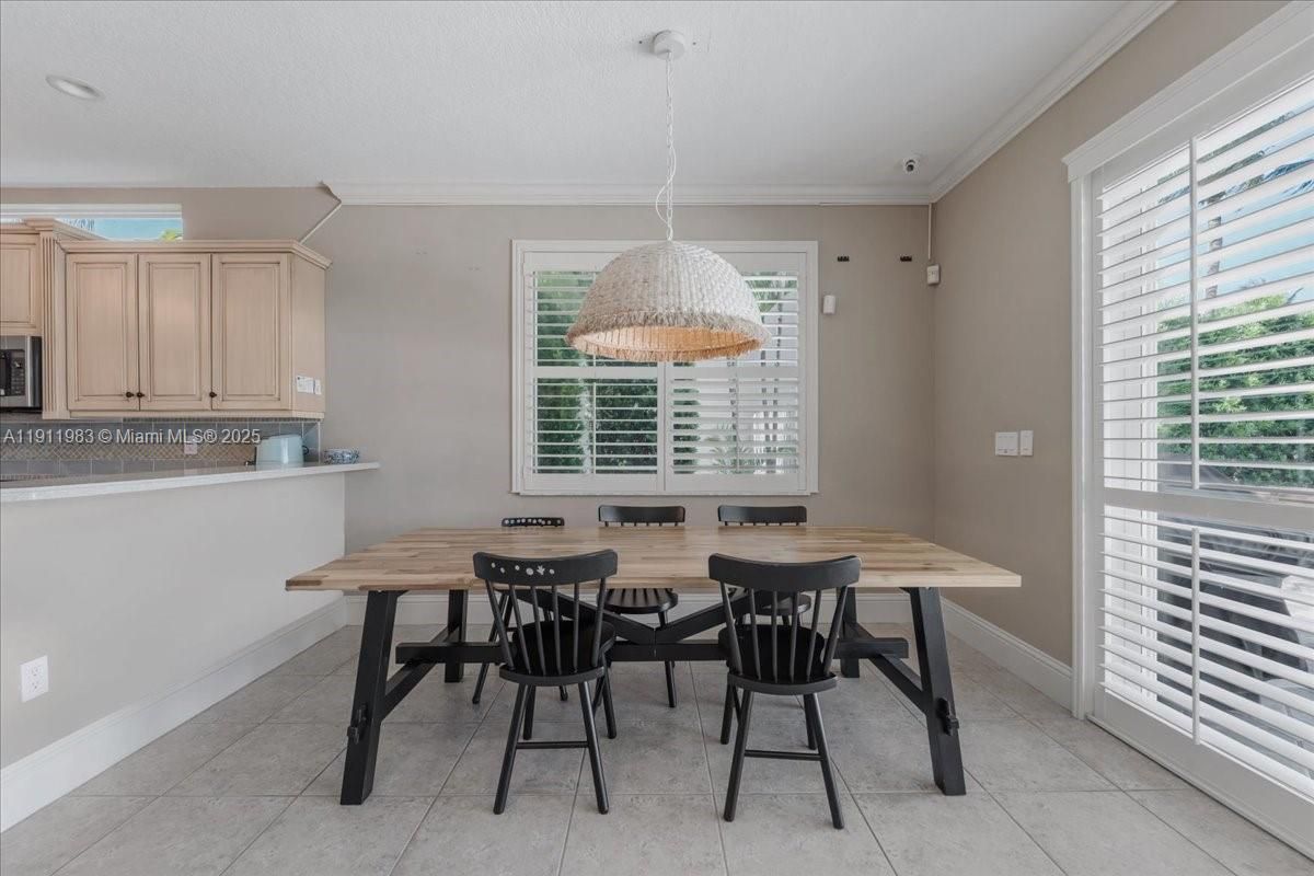 Dining room, Interior, Kitchen, Pendant Lights, Recessed Lighting