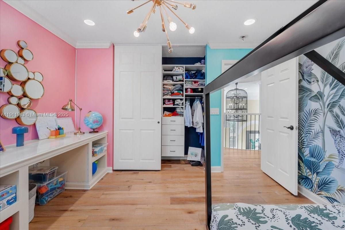 Interior, Pendant Lights, Recessed Lighting, Wood Texture Flooring