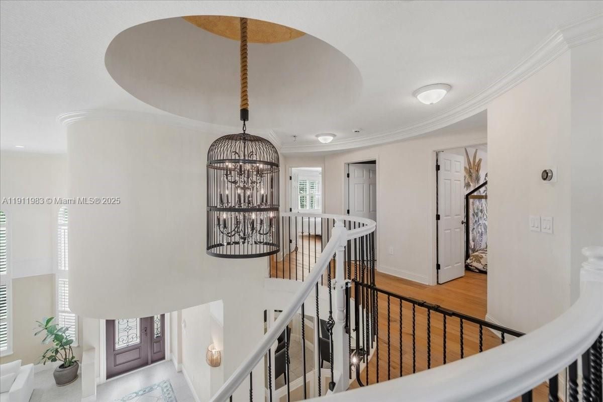 Interior, Pendant Lights, Wood Texture Flooring