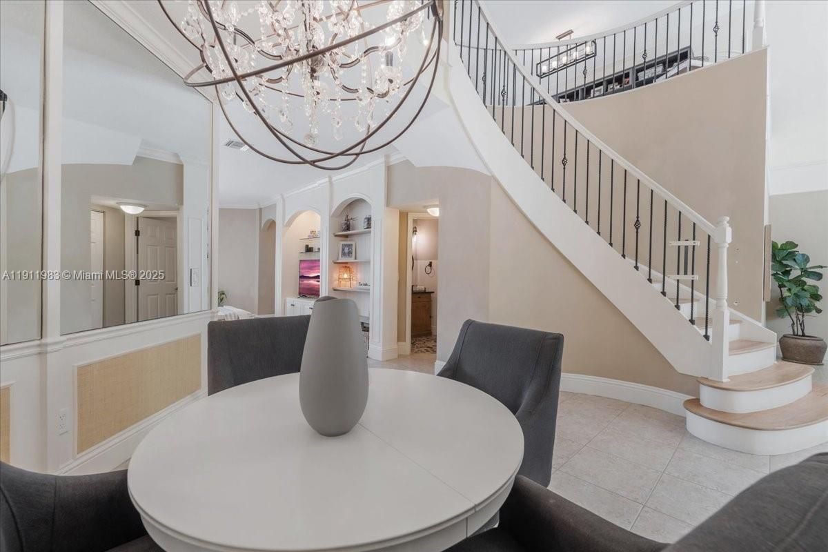 Chandelier, Dining room, Interior