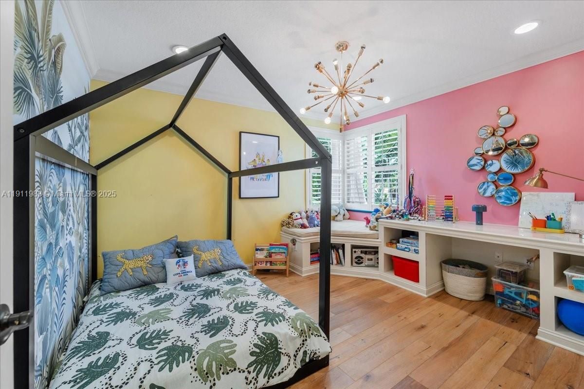 Bedroom, Interior, Pendant Lights, Recessed Lighting, Wood Texture Flooring