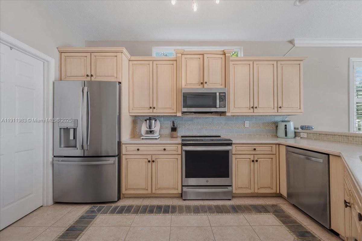 Interior, Kitchen, Stainless Steel Appliances