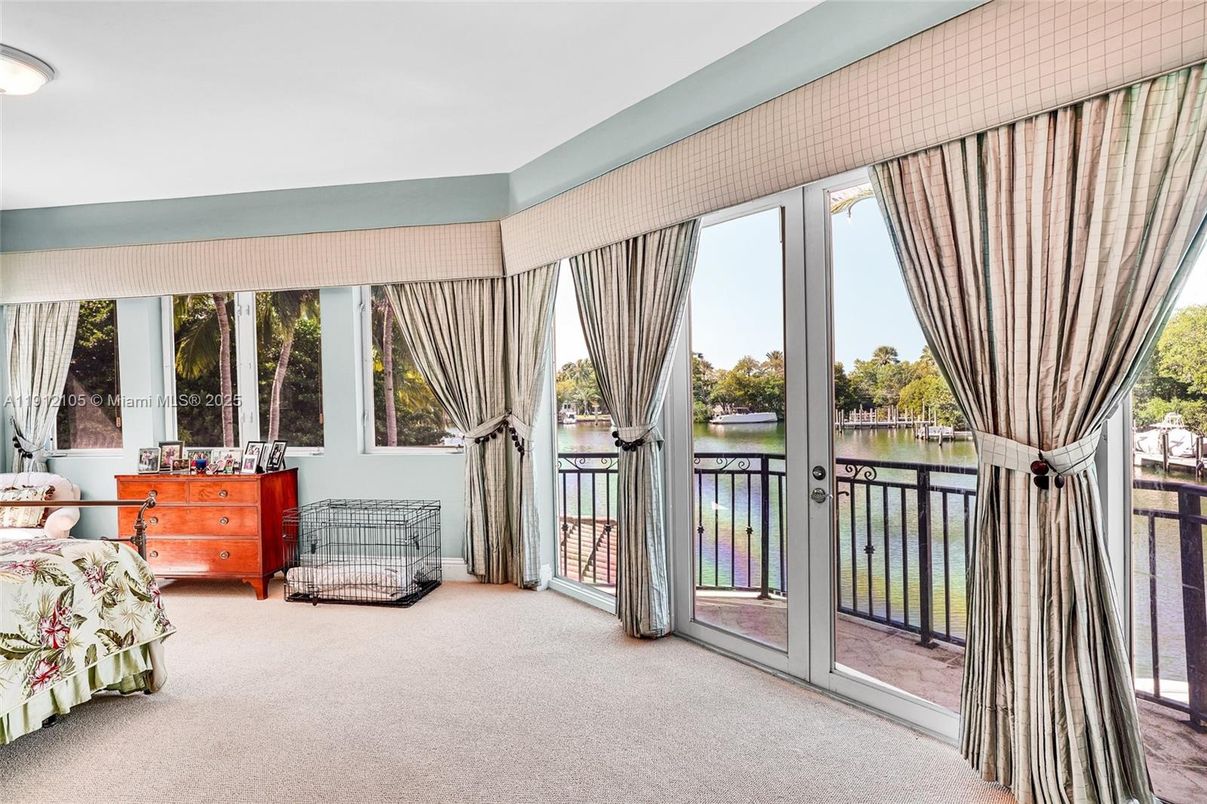 Interior, Sun Room, Water