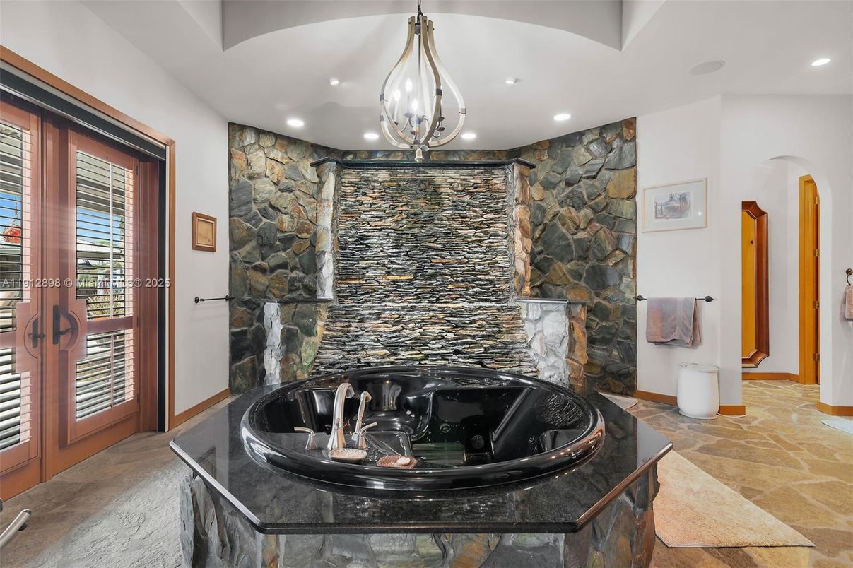 Bathroom, Interior, Pendant Lights, Recessed Lighting