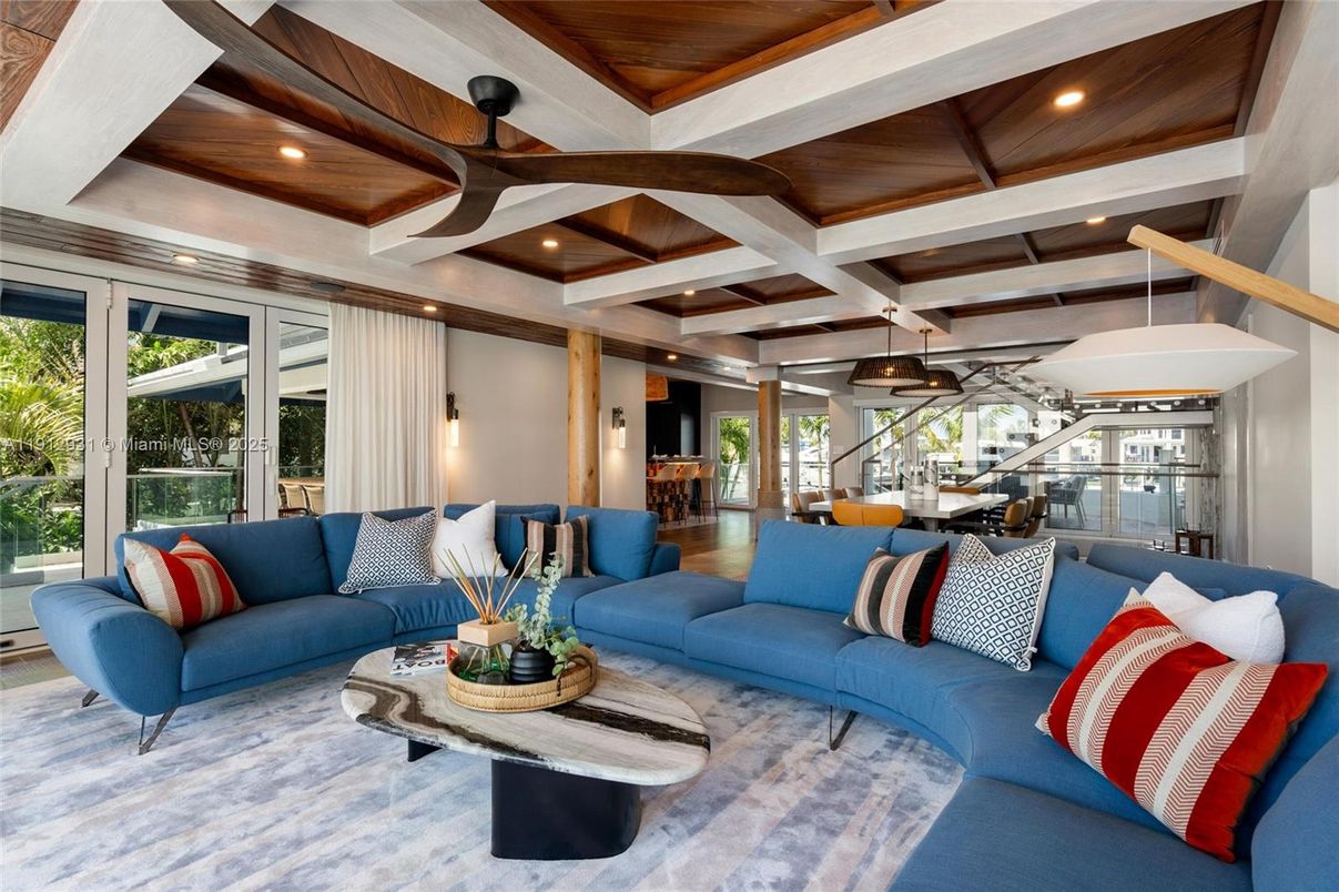 Dining room, Interior, Living room, Pendant Lights, Recessed Lighting, Wooden Beams, Wooden Ceilings