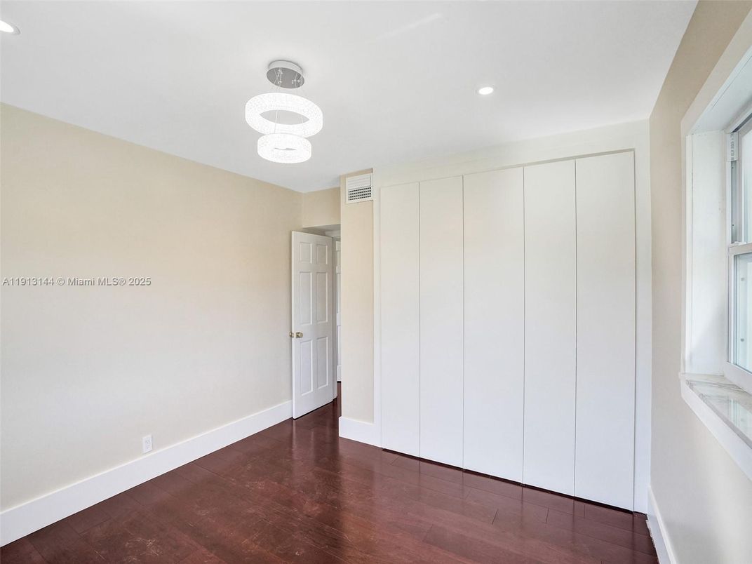 Chandelier, Empty room, Interior, Recessed Lighting, Wood Texture Flooring