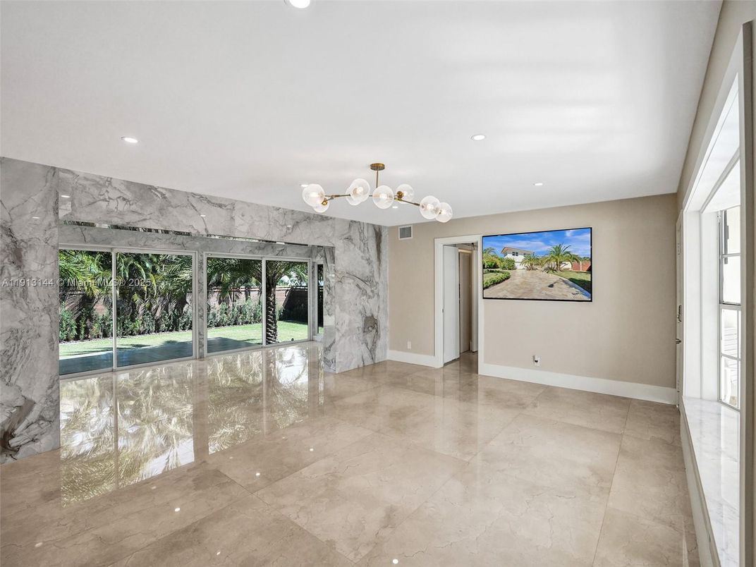 Empty room, Interior, Marble Walls, Recessed Lighting
