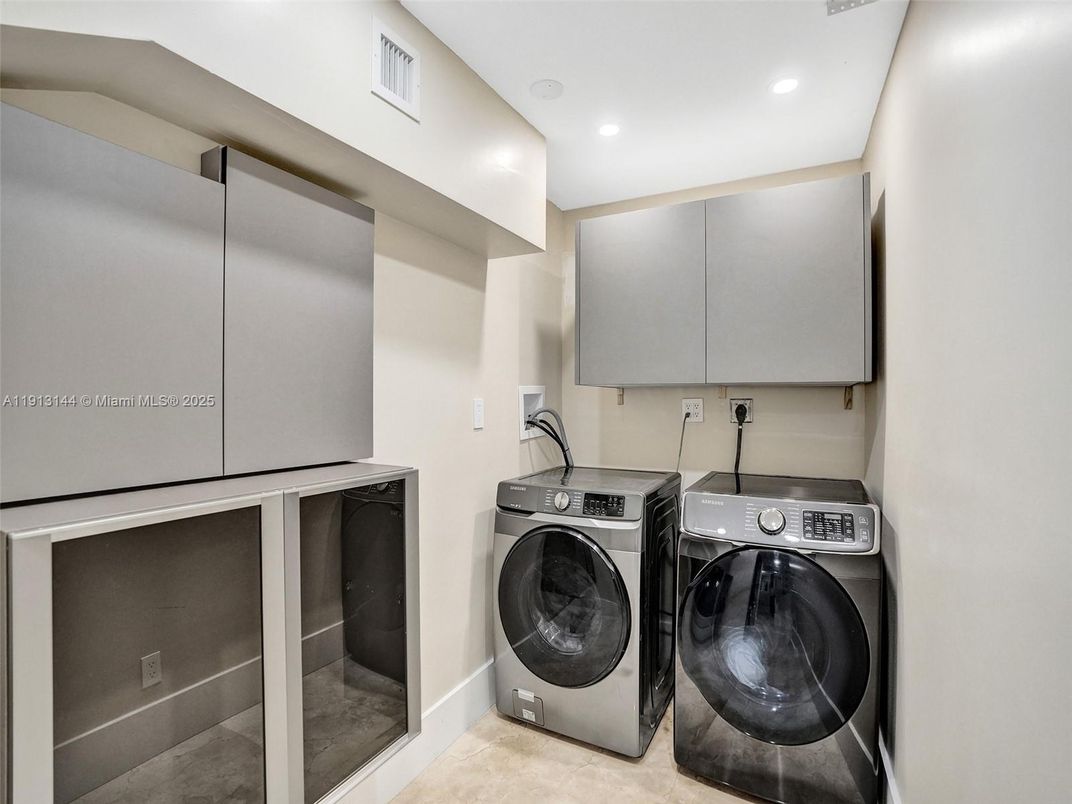 Interior, Recessed Lighting, Washer
