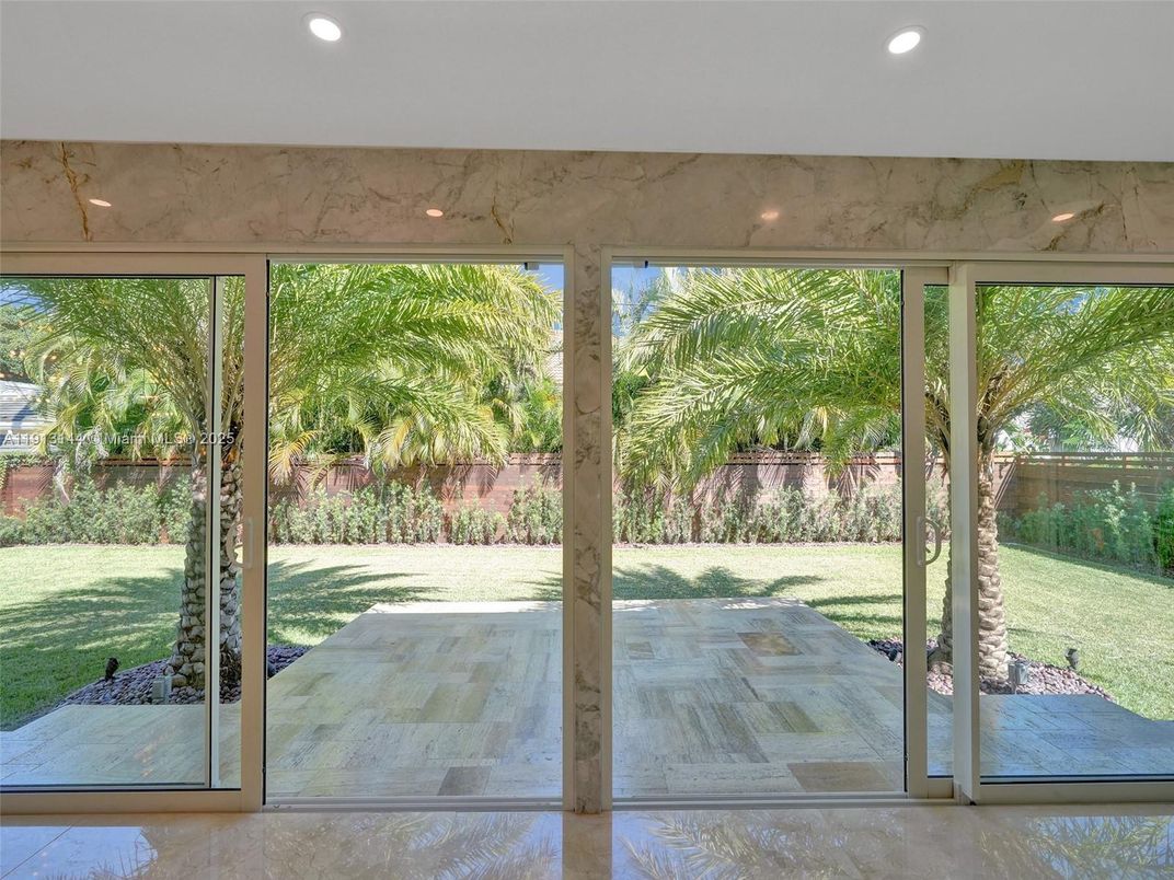 Interior, Marble Walls, Recessed Lighting, Sun Room