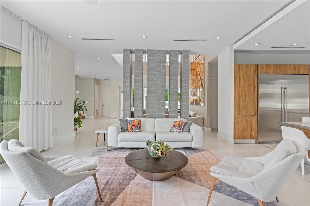 Elevator, Interior, Living room, Recessed Lighting, Stainless Steel Appliances