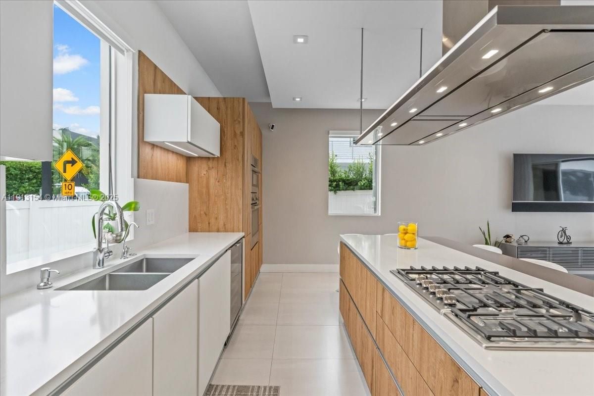 Interior, Kitchen, Pendant Lights, Recessed Lighting, Stainless Steel Appliances
