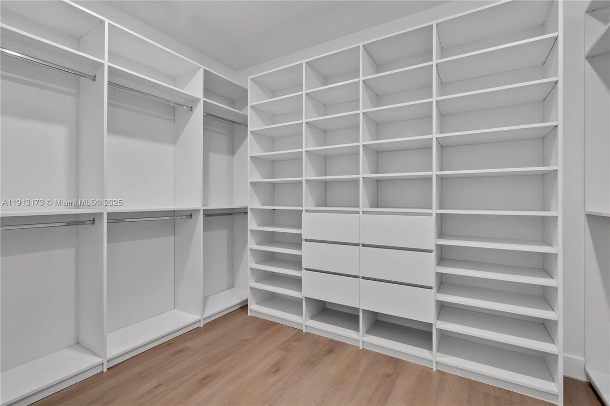 Interior, Walk-in Closets, Wood Texture Flooring