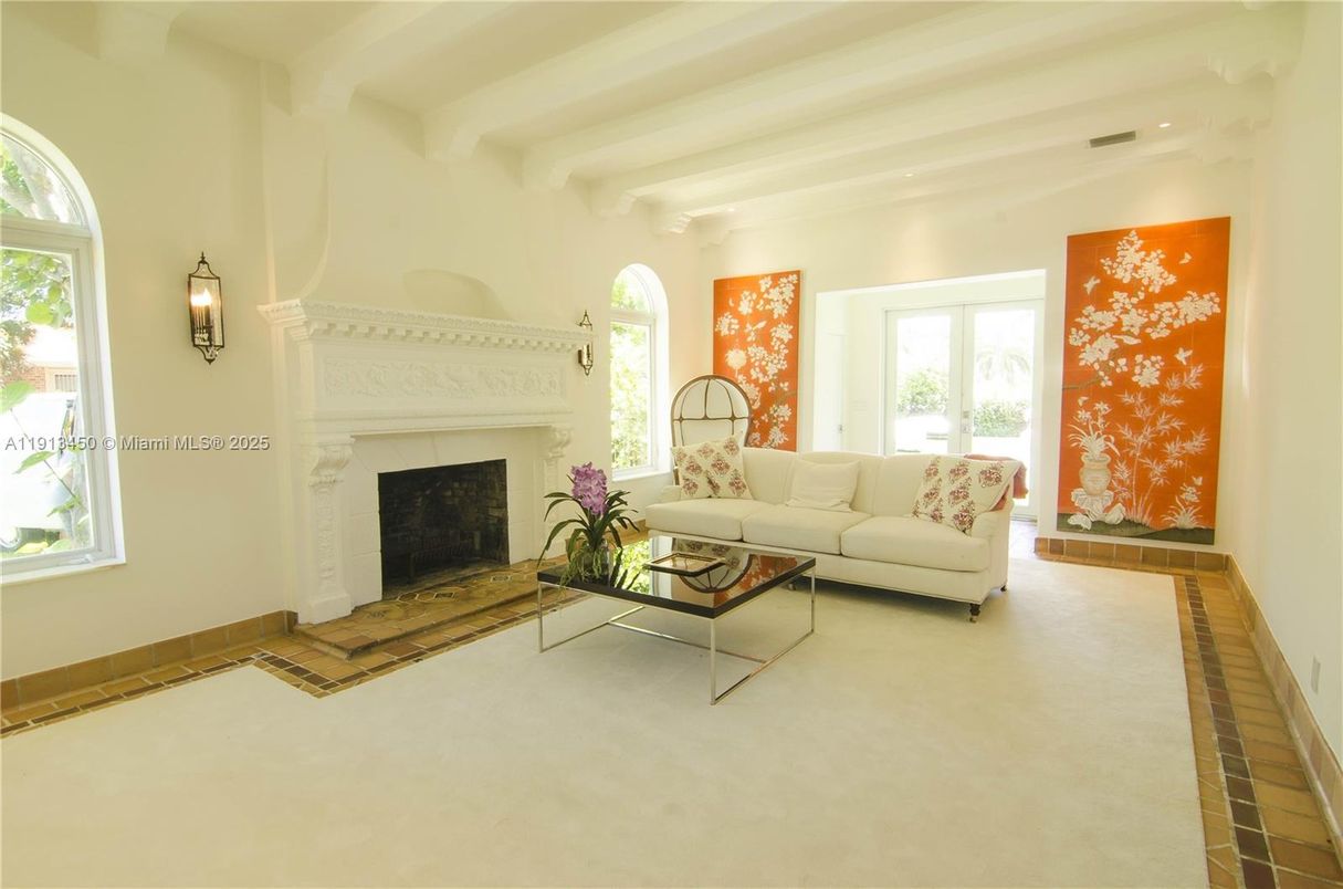 Fireplace, Interior, Living room, Recessed Lighting