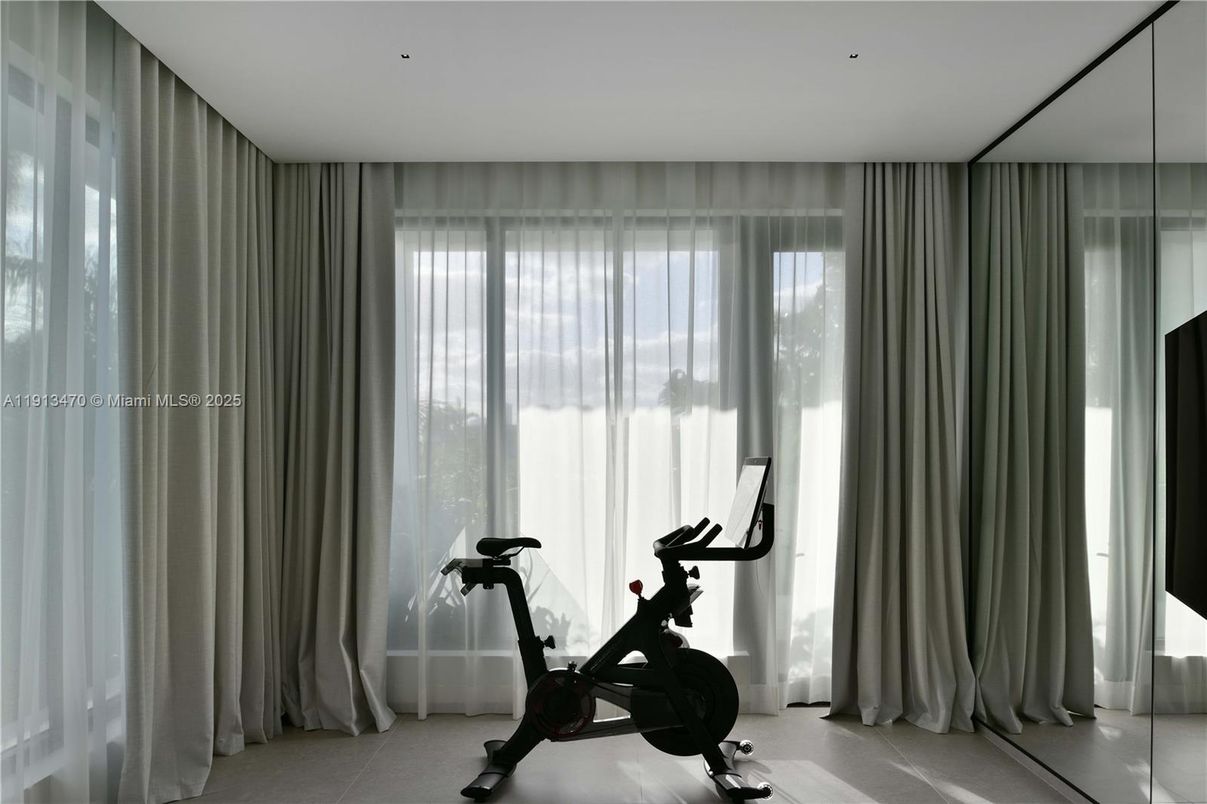 Fitness Equipment, Interior, Recessed Lighting