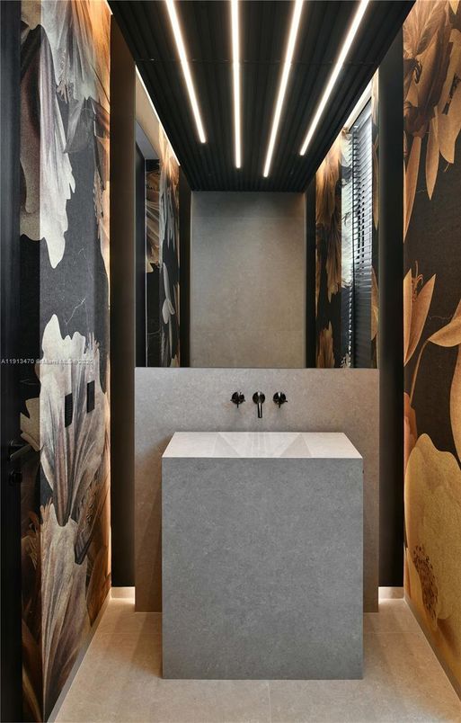 Bathroom, Interior, Recessed Lighting