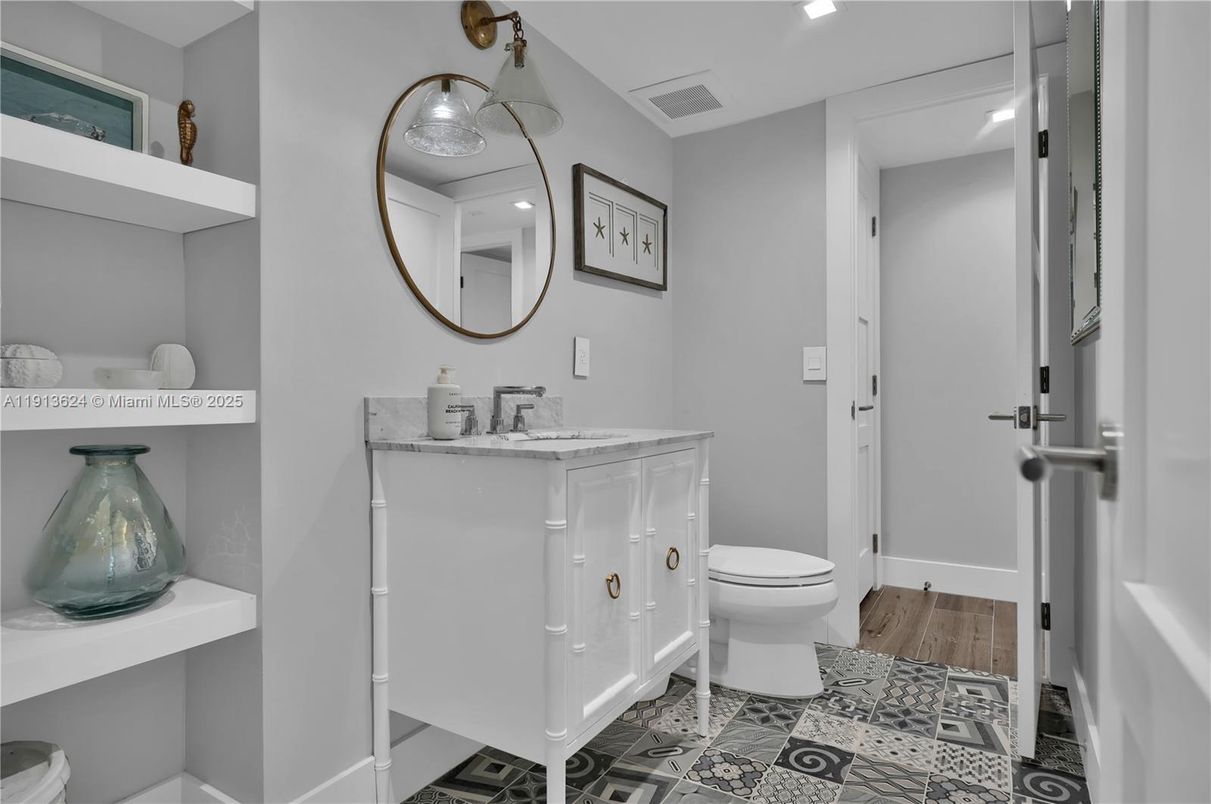 Bathroom, Interior, Recessed Lighting, Wood Texture Flooring