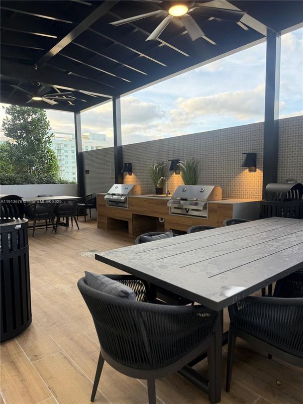 Exterior, Outdoor Kitchen