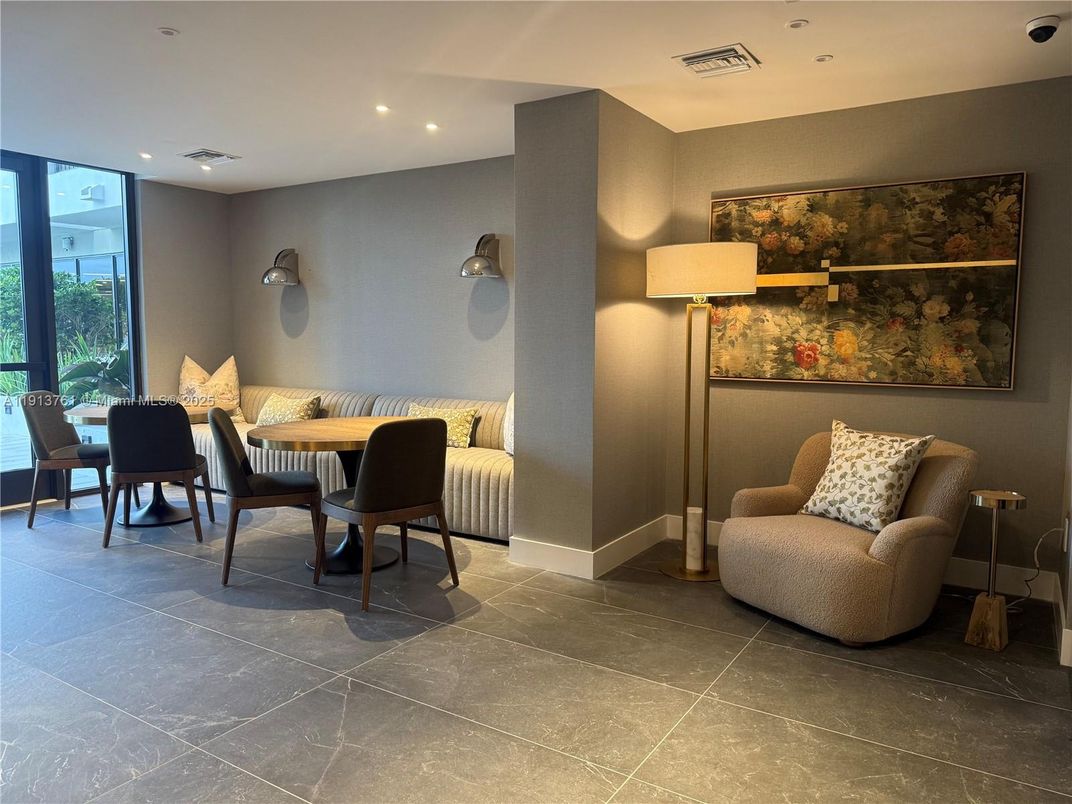 Dining room, Interior, Recessed Lighting