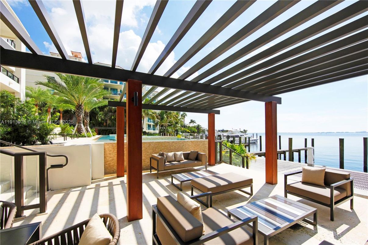 Exterior, Pool, Water