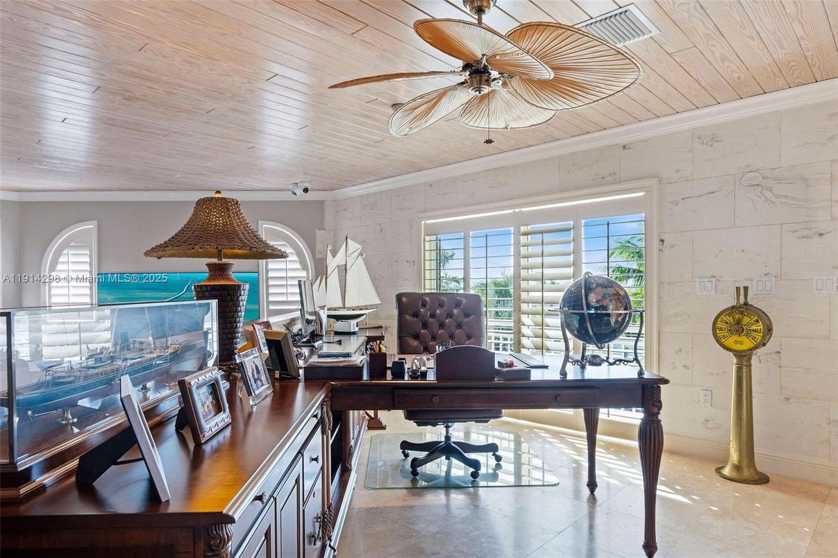 Home Office, Interior, Wooden Ceilings
